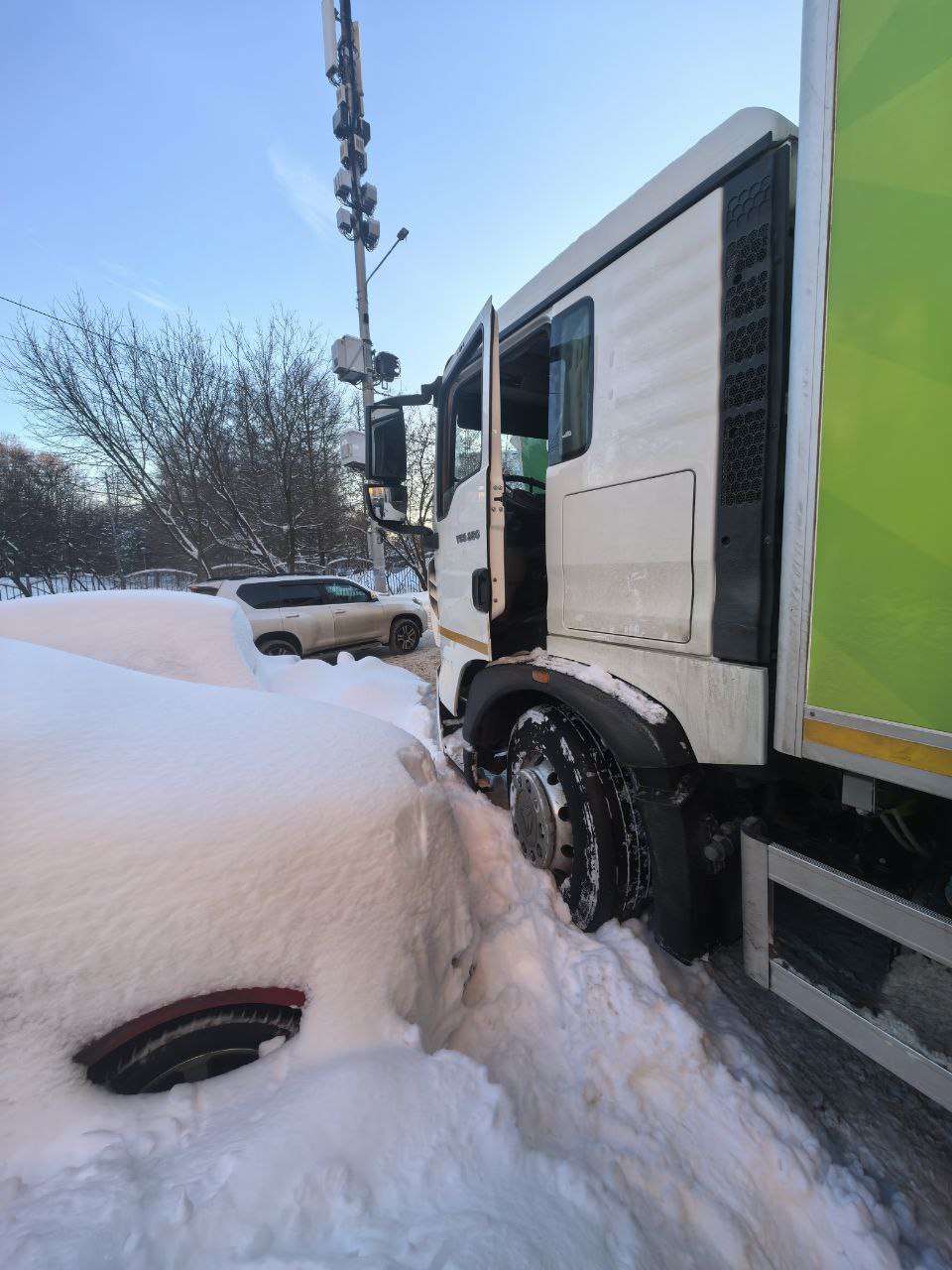 Аварийное вскрытие грузовика